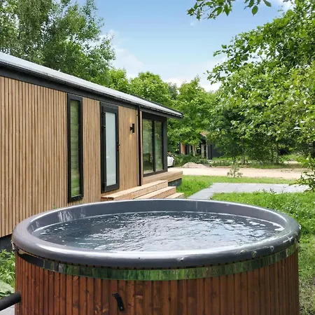 2 Bedroom Cozy In Oud Gastel