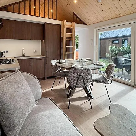 2 Bedroom Cozy In Oud Gastel *