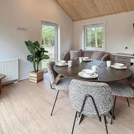 2 Bedroom Cozy In Oud Gastel