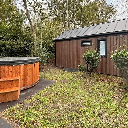 2 Bedroom Cozy In Oud Gastel