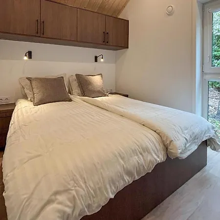 2 Bedroom Cozy In Oud Gastel